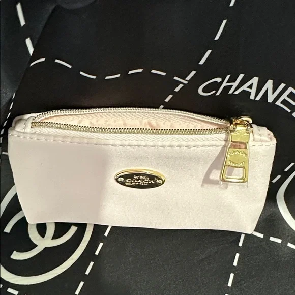 Coach Women's Light Pink Cosmetic Case - Picture 2 of 8